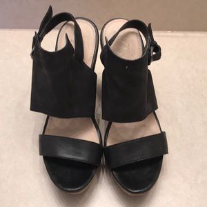 Black and cork wedge